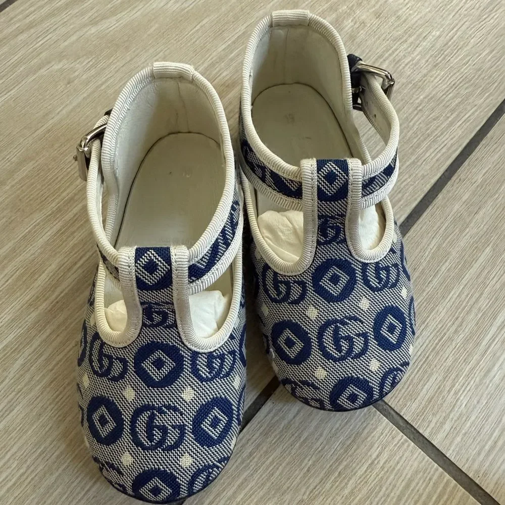 Brand new with box Gucci Baby Shoes size 19 us 3.5 babies